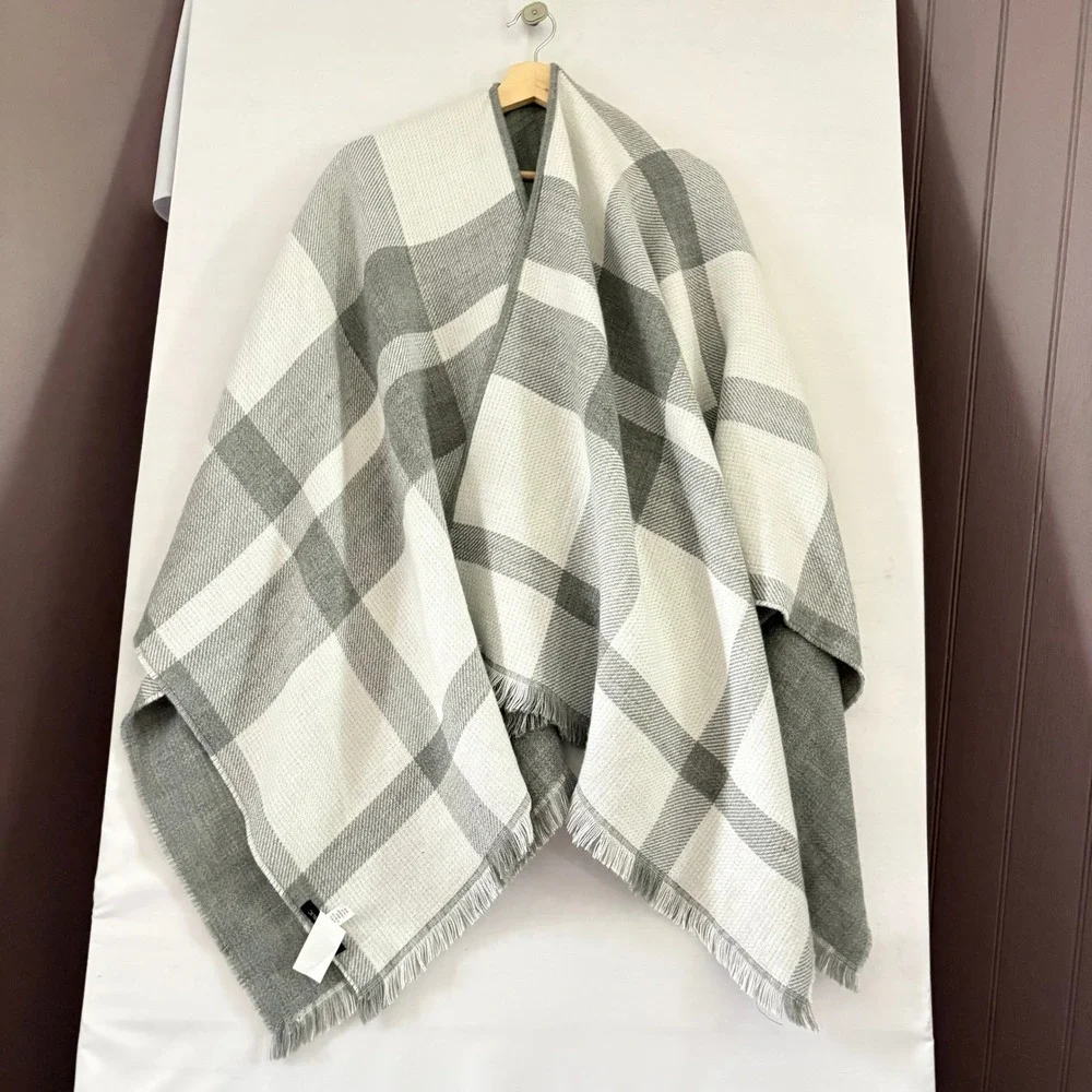 Banana Republic Reversible Grey Plaid Poncho‎ Wrap Fringe One Size 603790-00